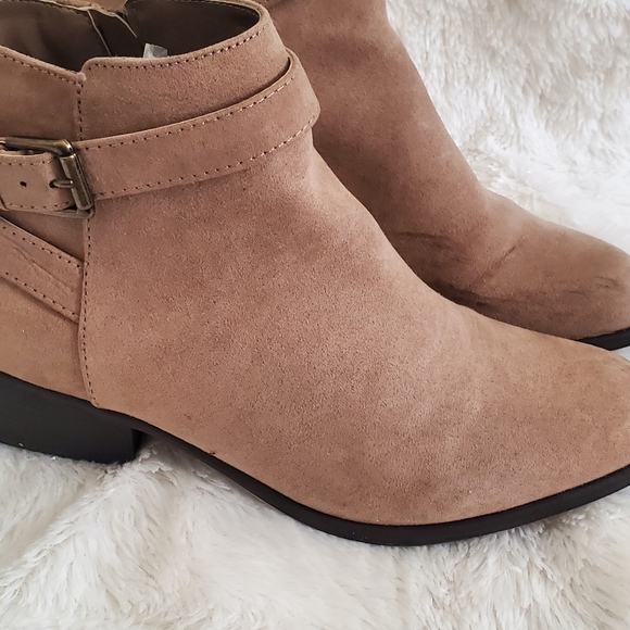 Booties - Picture 6 of 7